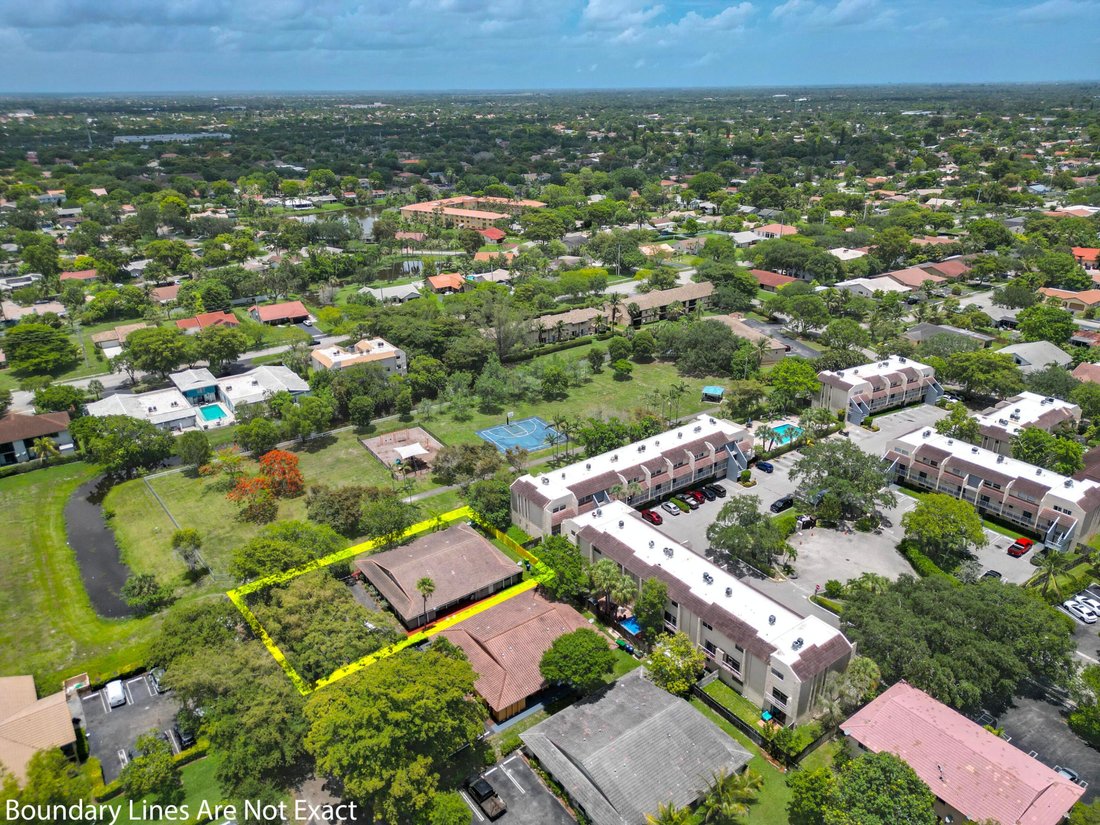 Coral Springs, Florida, United States 1 - 18132143