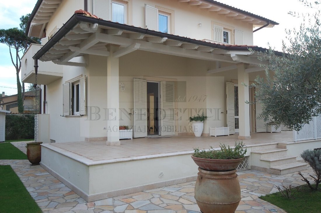 Villa in Camaiore, Tuscany, Italy 3 - 18127700
