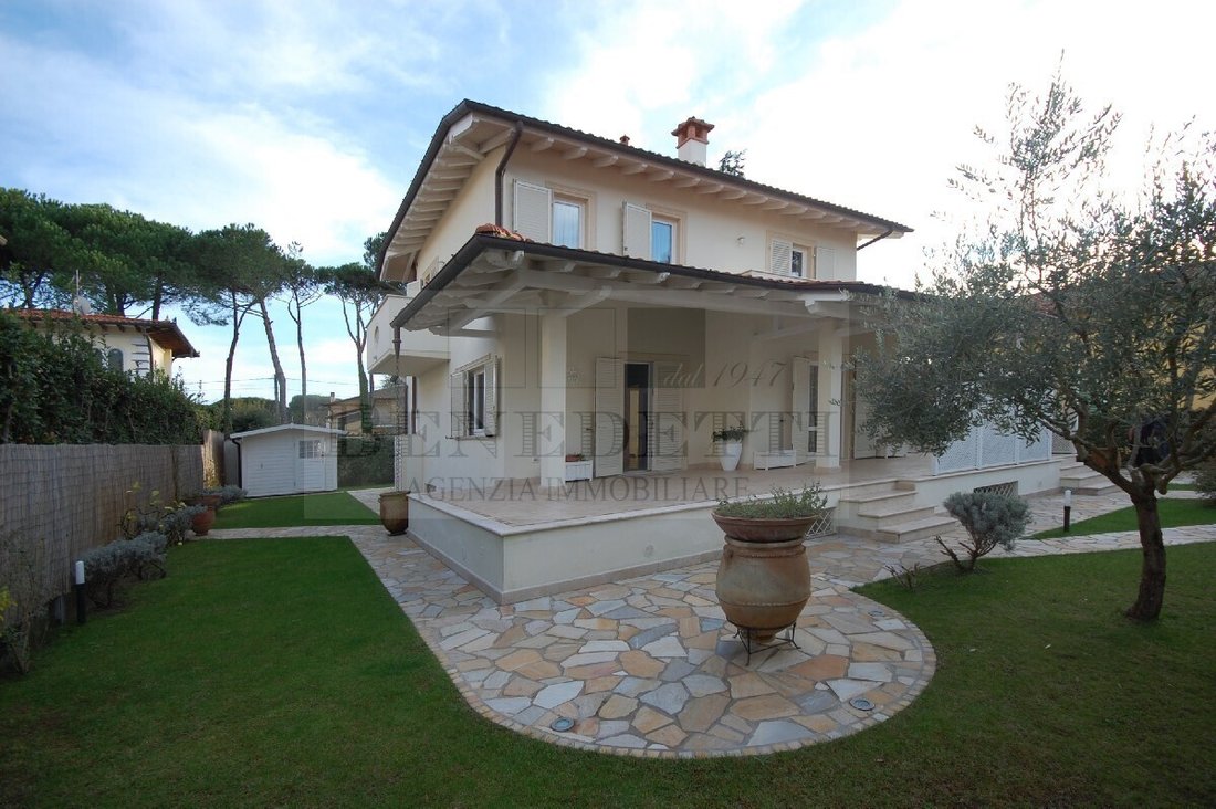 Villa in Camaiore, Tuscany, Italy 1 - 18127700