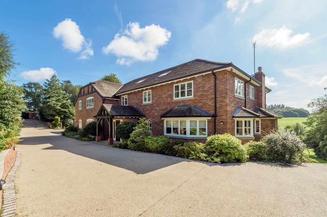House in Prestbury, England 4 - 18129426