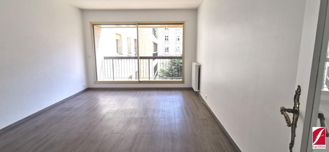 Apartment in Violet Commerce, Paris 15e Arrondissement, Paris 5 - 18138760