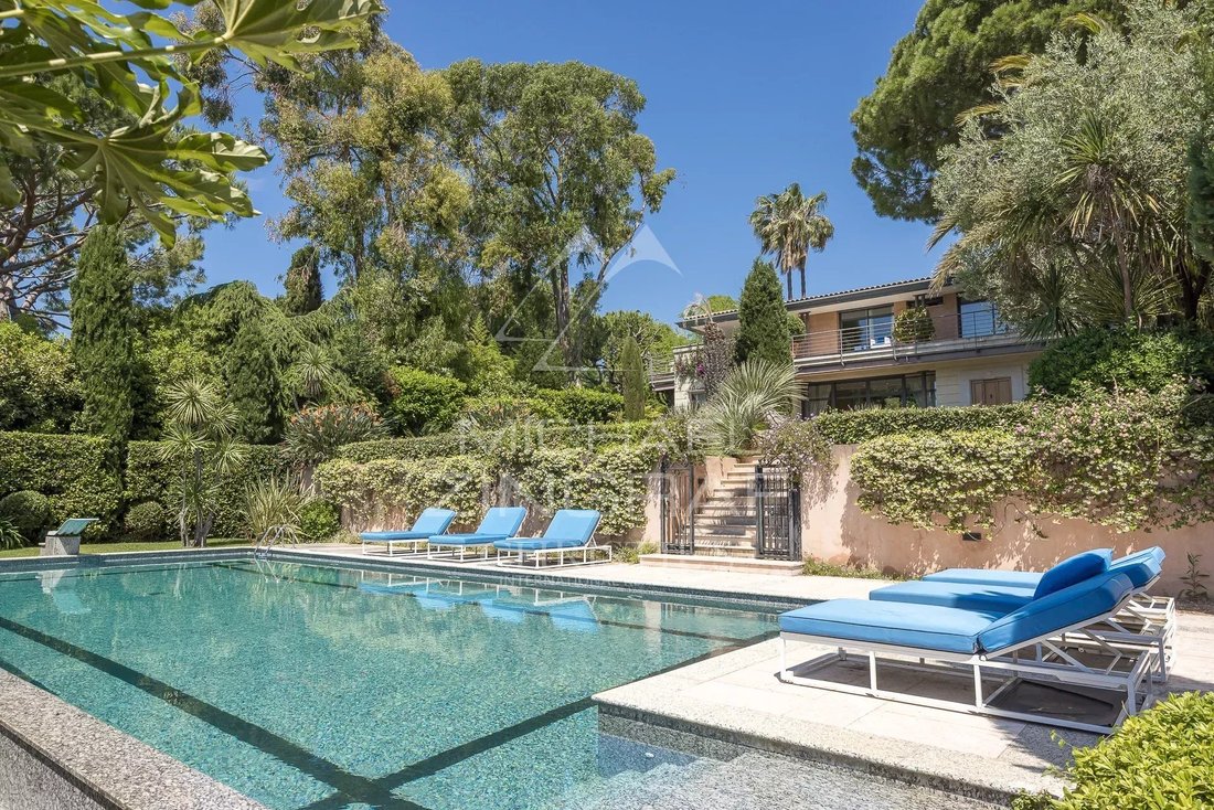 Villa in Antibes, Provence-Alpes-Côte d'Azur, France 3 - 18130297