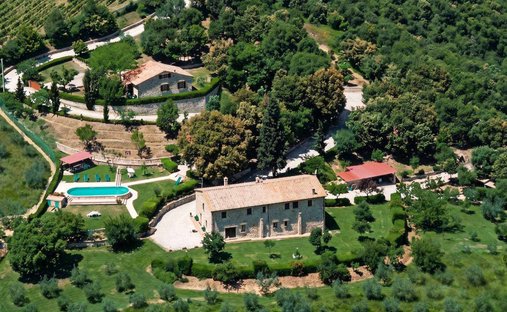 Casa di campagna a Volterra, Toscana, Italia 1