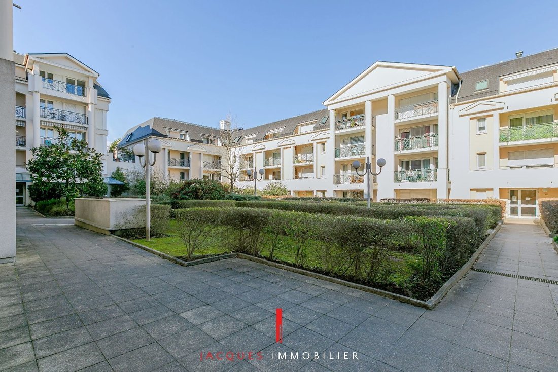 Apartment in La Fontaine-Parc des Sceaux-Croix de Berny-Centre Ville, Antony, France 3 - 18128092
