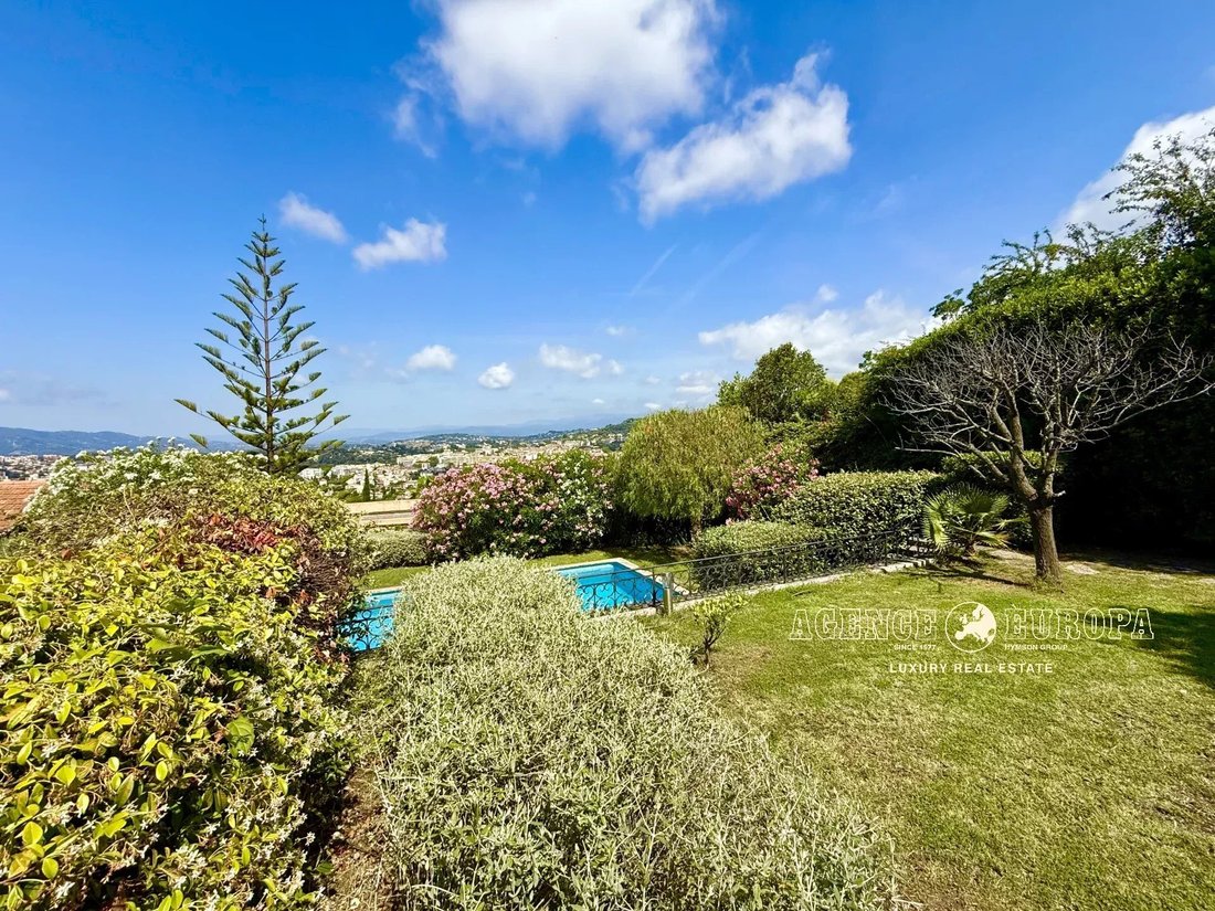 Villa in Cannes, Provence-Alpes-Côte d'Azur, France 2 - 15825055