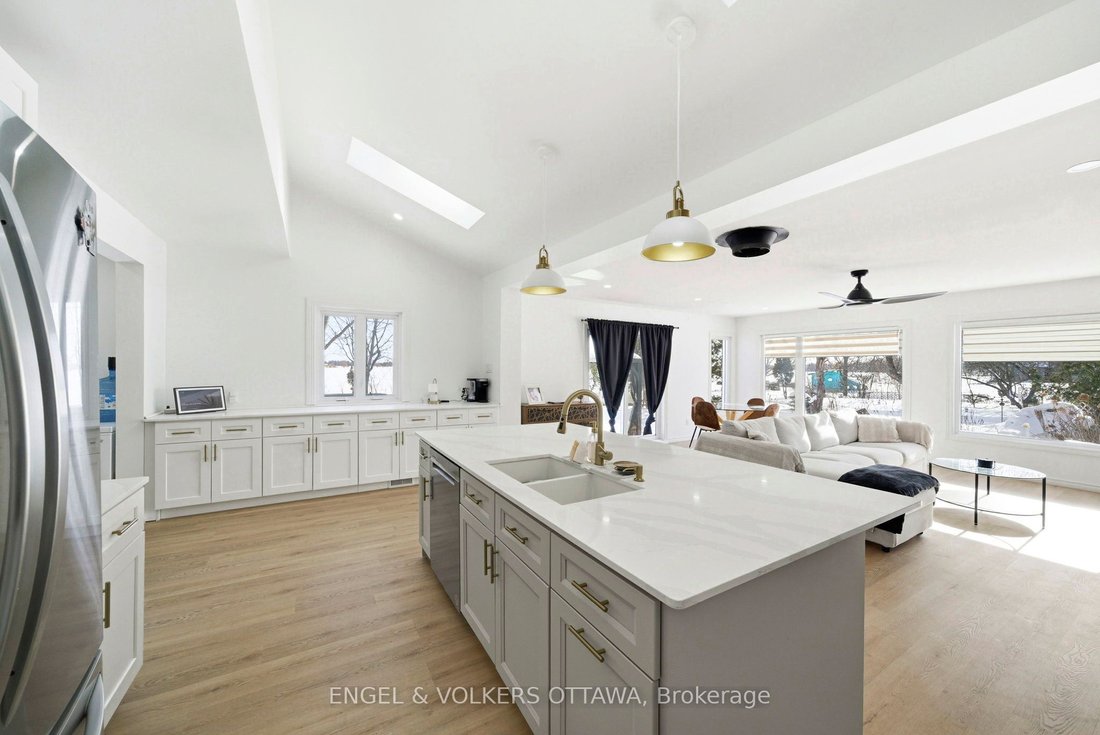 House in Crysler, Ontario, Canada 5 - 18133274