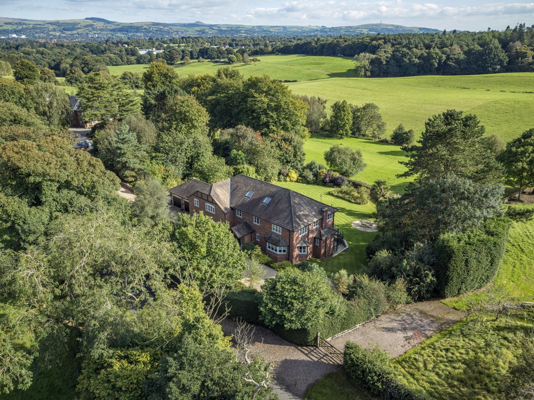 House in Prestbury, England 2 - 18129426