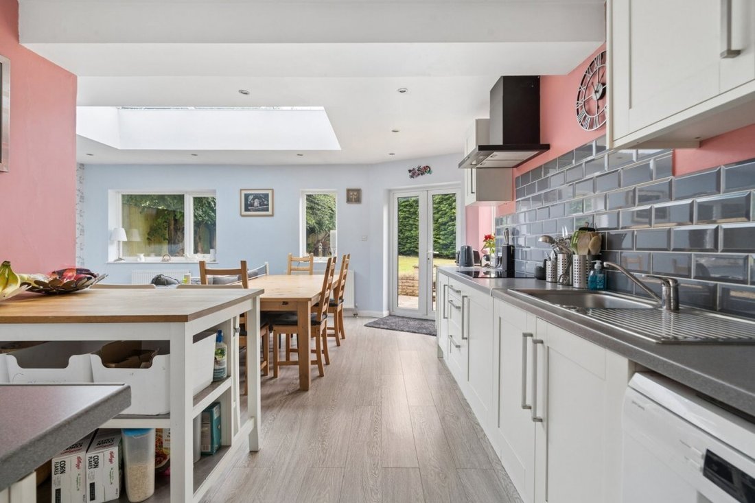 House in Chalfont Saint Peter, England 4 - 18131481