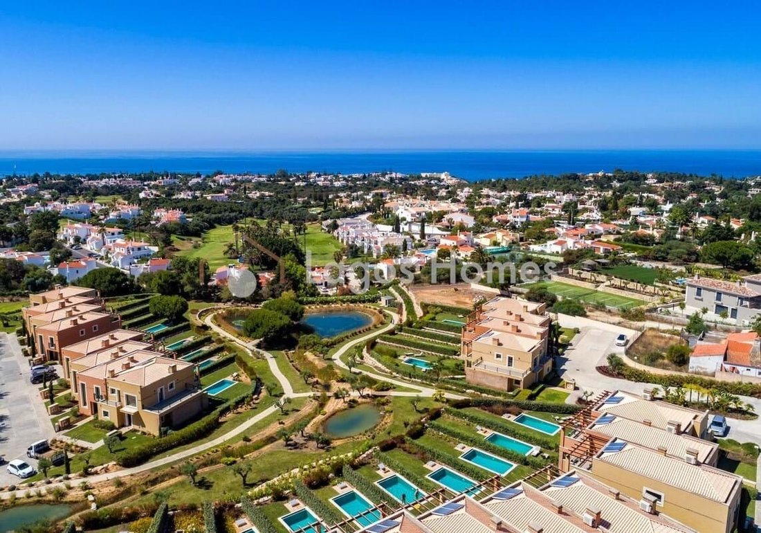 Townhouse in Carvoeiro, Algarve, Portugal 2 - 18130852