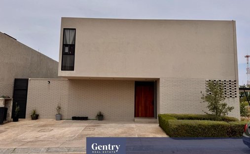 House in Santiago de Querétaro, Querétaro, Mexico 1