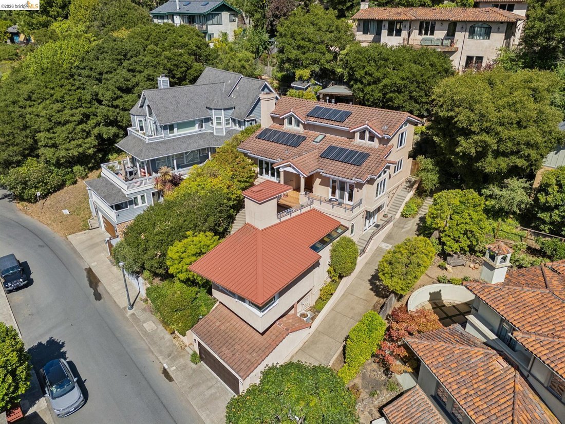 House in Alameda, California, United States 3 - 18132298