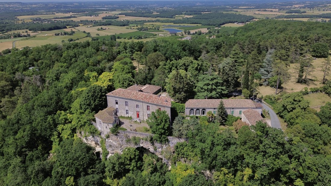 Castle in Penne-d'Agenais, Nouvelle-Aquitaine, France 2 - 18122726