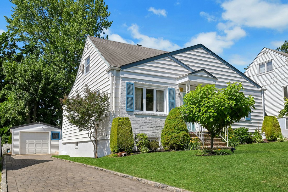 House in Clifton, New Jersey, United States 1 - 18130858