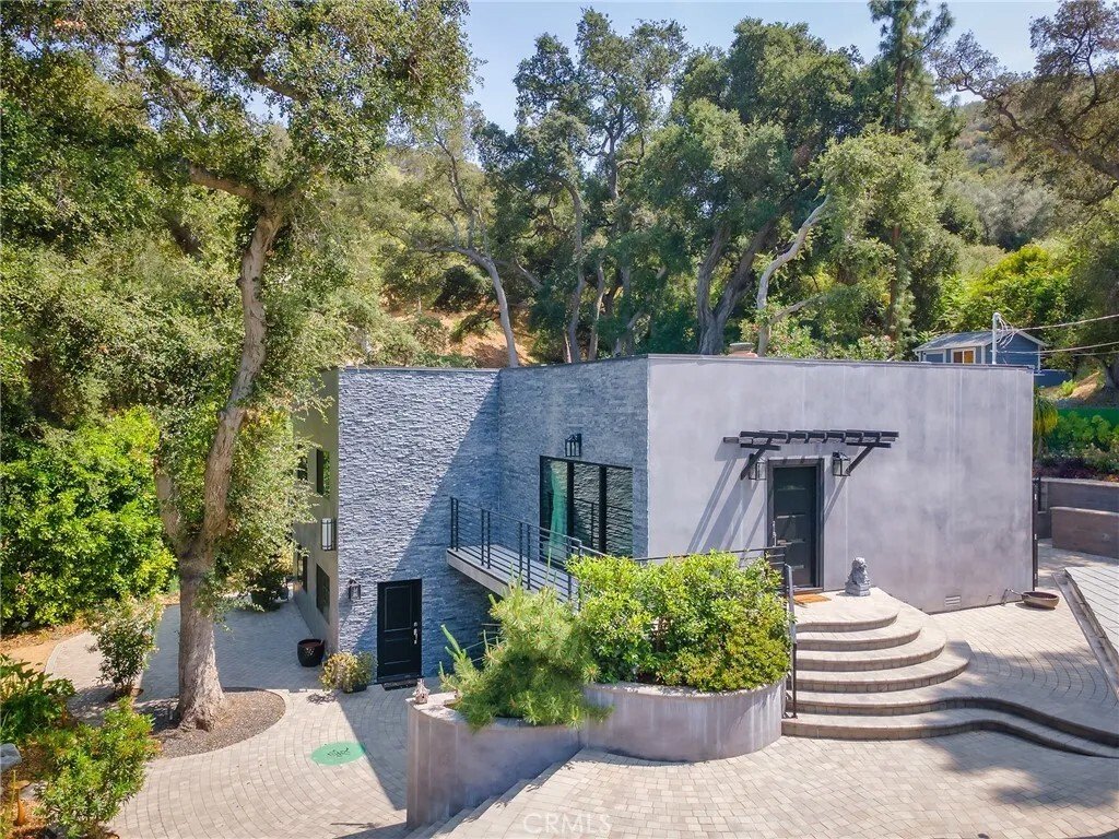 Los Angeles, California, United States 4 - 17914170