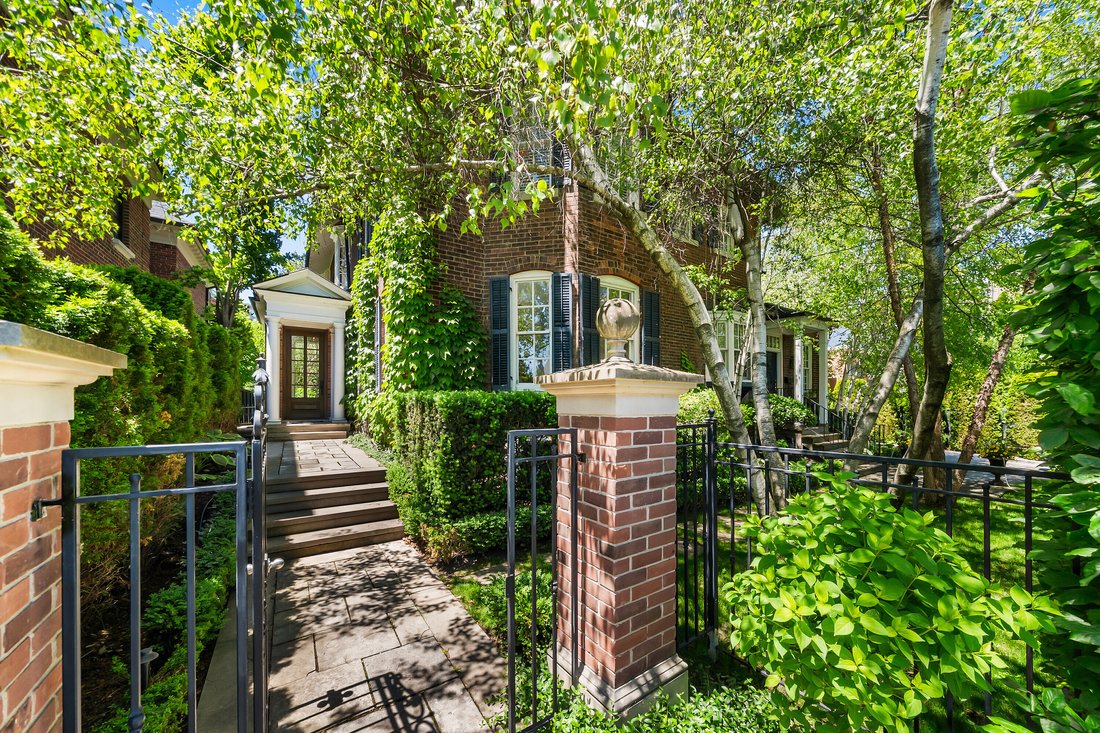 House in Toronto, Ontario, Canada 4 - 18129614