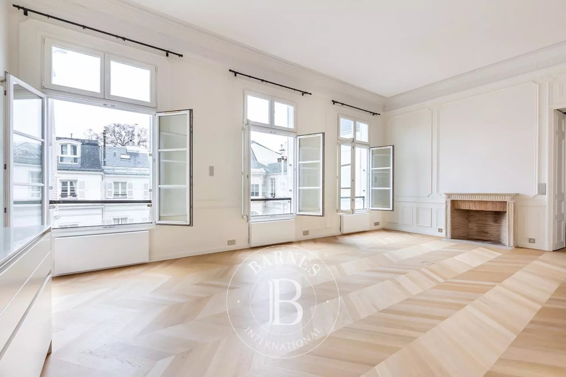 Apartment in Elysées-Madeleine, Paris 8e Arrondissement, Paris 3 - 18130343