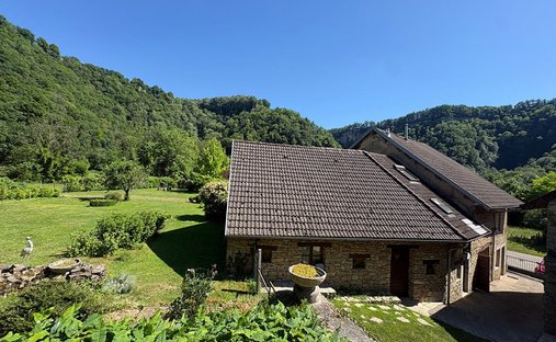 Villa a Voiteur, Borgogna-Franca Contea, Francia 1