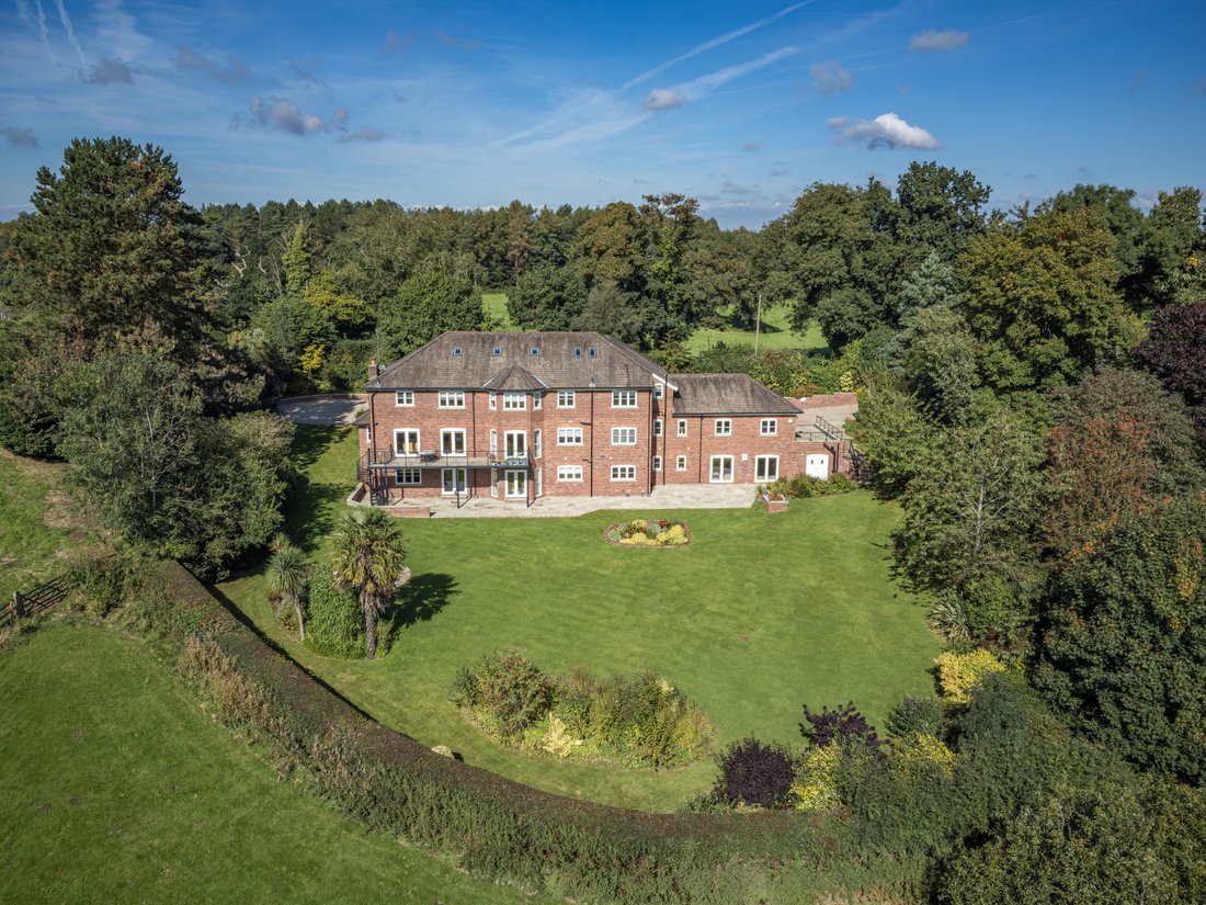 House in Prestbury, England 3 - 18129426