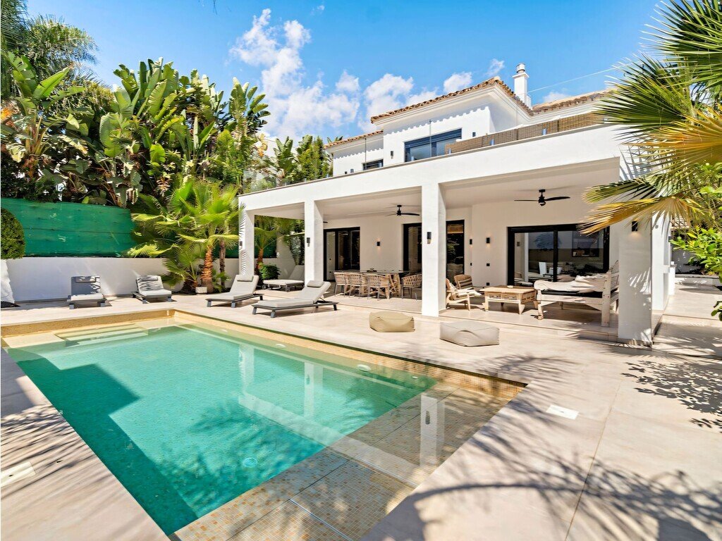 Villa in Elviria-Cabopino, Marbella, Spain 1 - 18131416