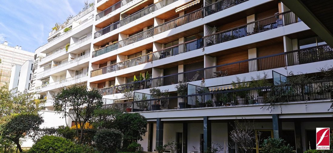 Apartment in Violet Commerce, Paris 15e Arrondissement, Paris 3 - 18138760