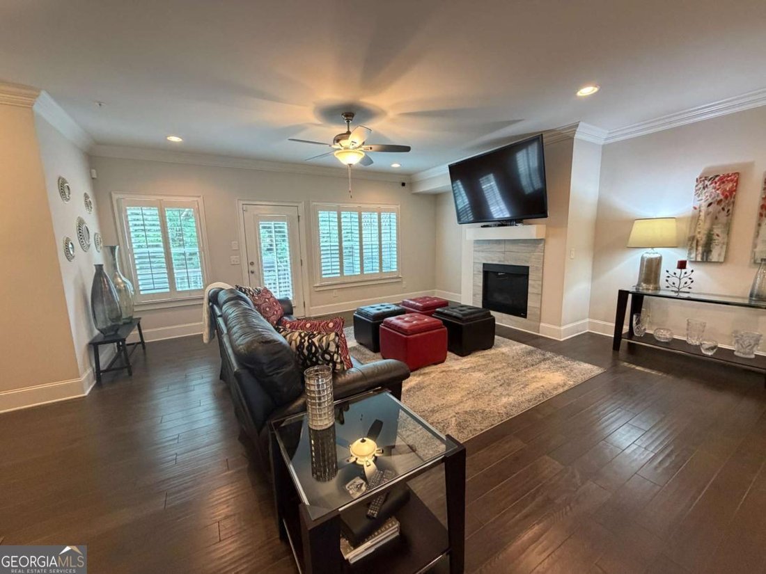 Townhouse in Alpharetta, Georgia, United States 4 - 18132845