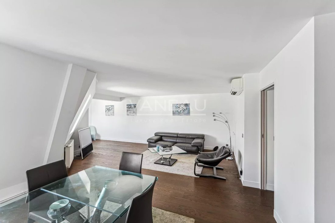 Apartment in Hoche-Friedland, Paris 8e Arrondissement, Paris 2 - 18133557