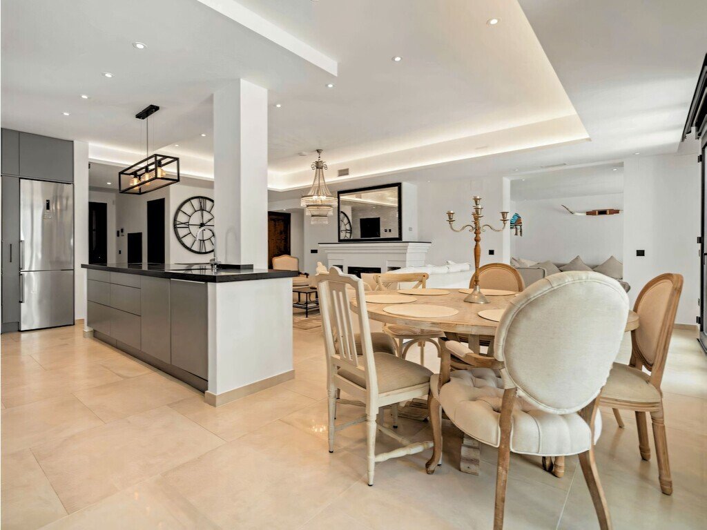 Villa in Elviria-Cabopino, Marbella, Spain 4 - 18131416