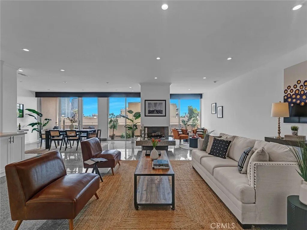 Condo in Los Angeles, California, United States 4 - 16903582