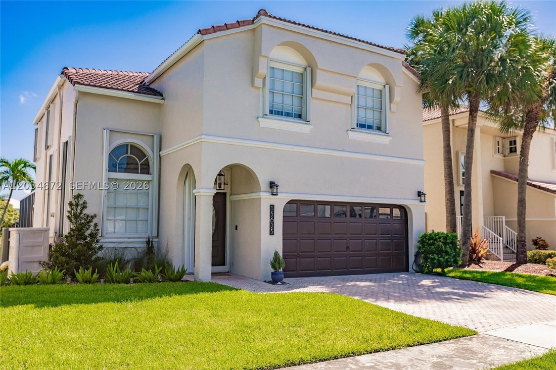 House in Pembroke Pines, Florida, United States 2 - 18132915