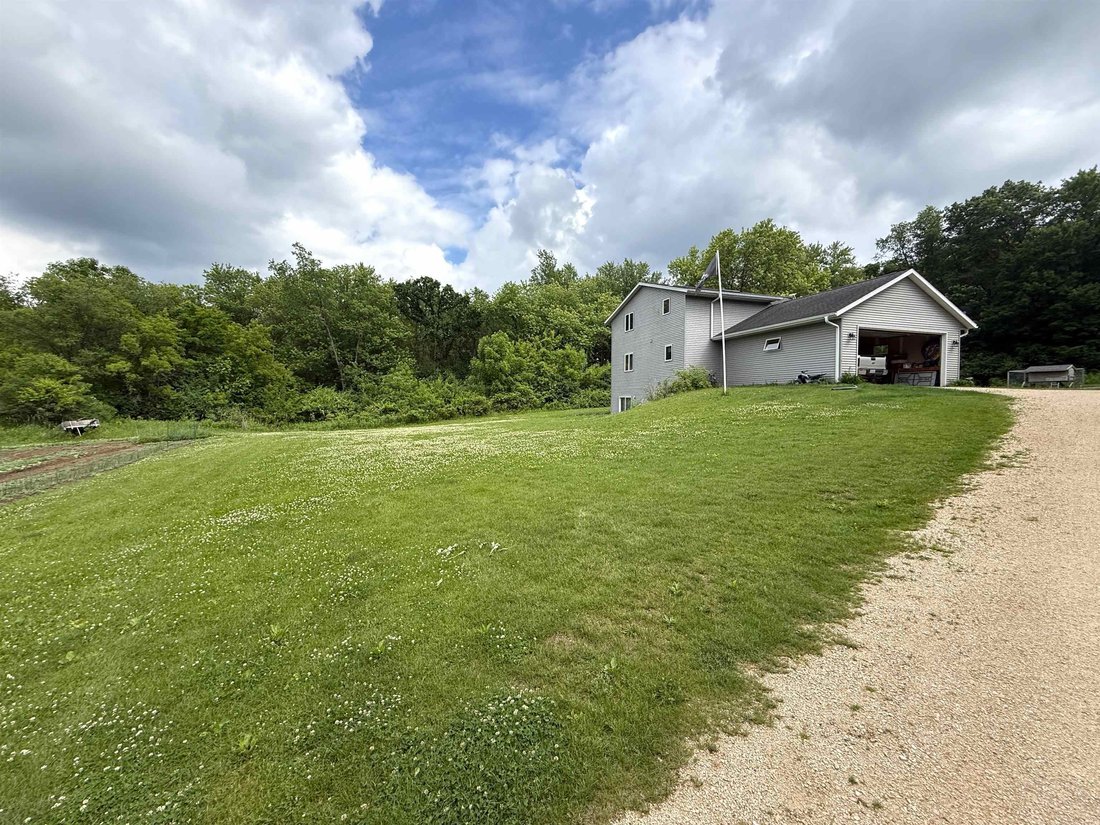 House in Lake Wisconsin, Wisconsin, United States 3 - 18131320