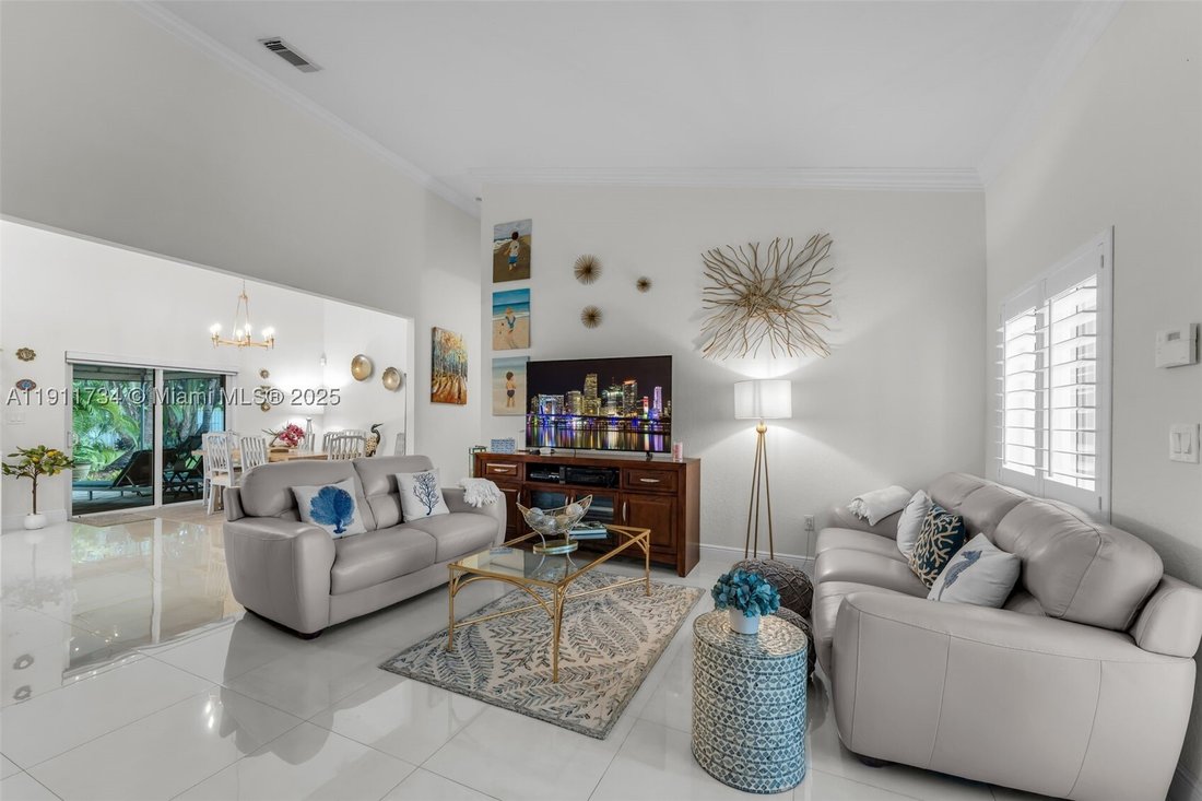 House in Miami, Florida, United States 5 - 17205882