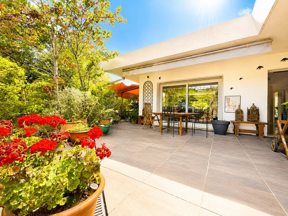 House in Plan de Noves, Vence, France 2 - 18132264