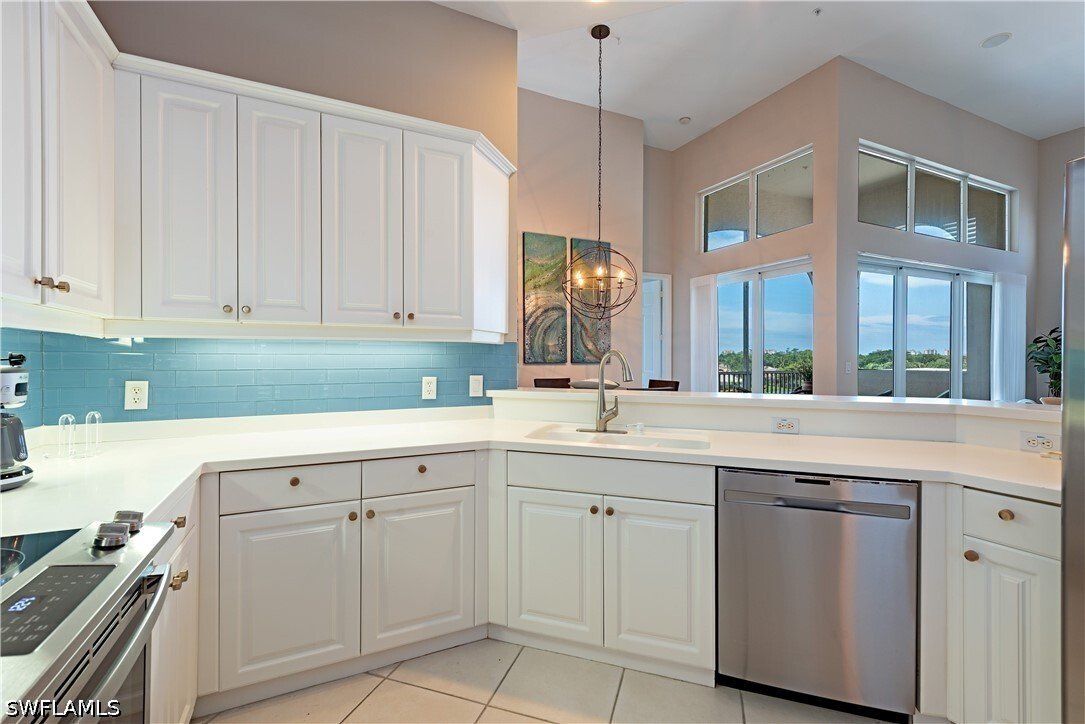 Condo in Naples, Florida, United States 4 - 18131748