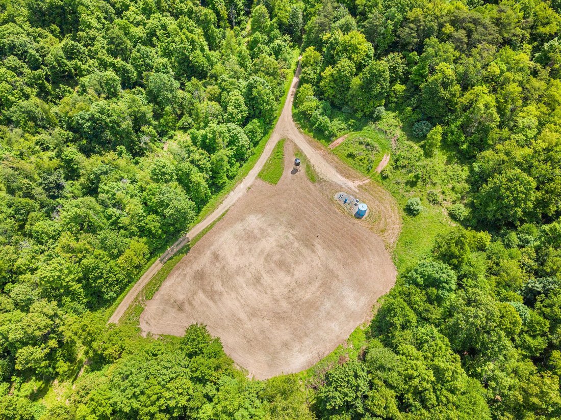 Farm Ranch in Vandergrift, Pennsylvania, United States 3 - 18133027