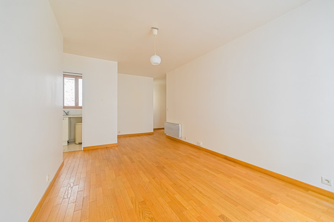 Apartment in Léon-Blum Folie-Regnault, Paris 11e Arrondissement, Paris 1 - 18132289