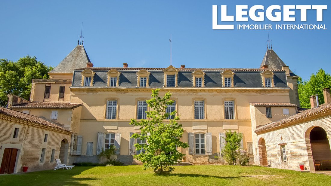 Castle in Clairac, Nouvelle-Aquitaine, France 1 - 14330014
