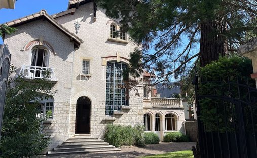 Villa in Ville Sud, Fontainebleau, France 1