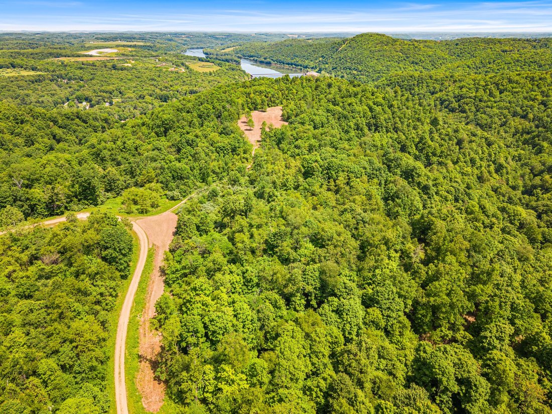 Farm Ranch in Vandergrift, Pennsylvania, United States 1 - 18133027