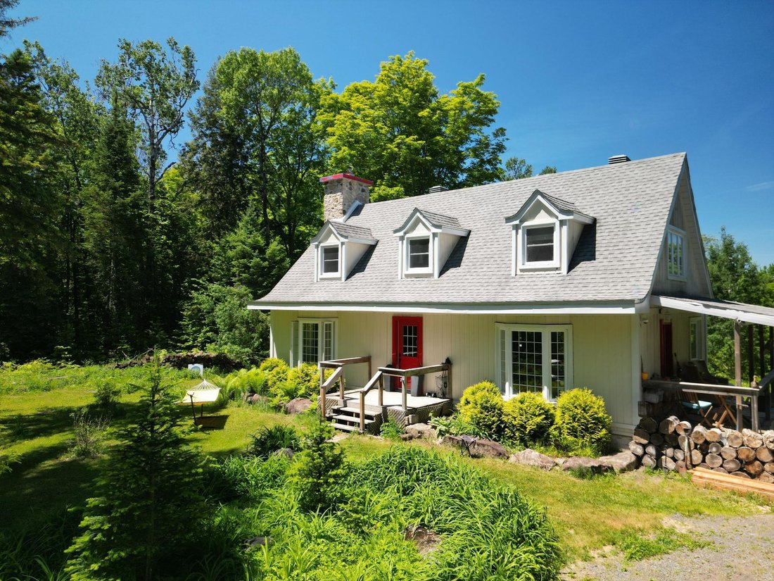 House in Piedmont, Quebec, Canada 1 - 17540095