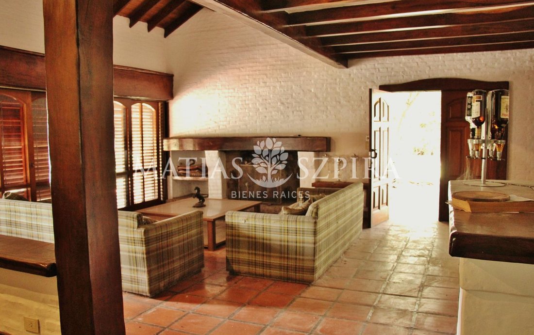 House in Villa Udaondo, Buenos Aires Province, Argentina 5 - 18133385