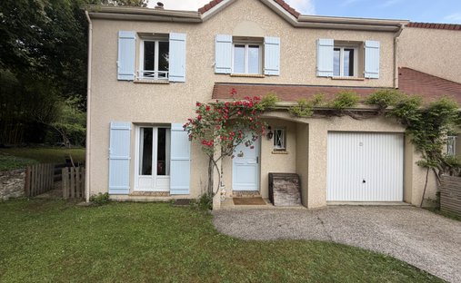House in Coteau Sud, Chevreuse, France 1