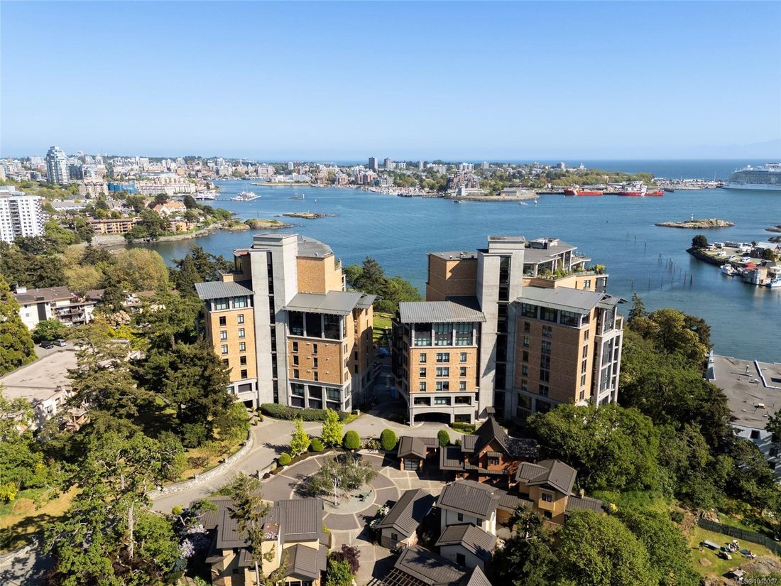 Condo in Victoria, British Columbia, Canada 1 - 18133228