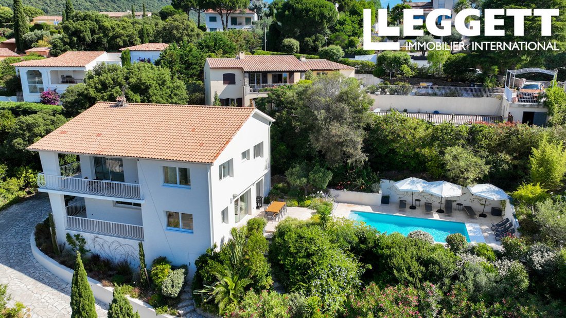 Villa in Sud, Cavalaire-sur-Mer, France 2 - 17911008