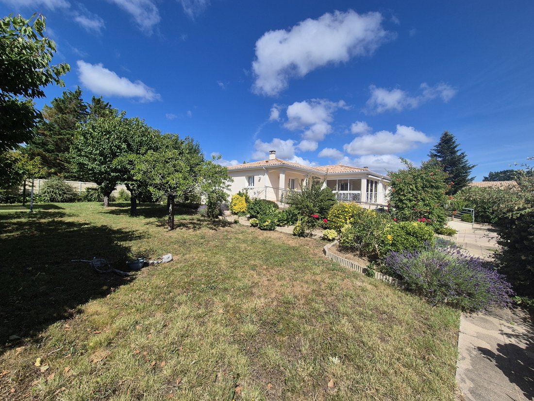 House in Saint-Palais-sur-Mer, Nouvelle-Aquitaine, France 2 - 18132161