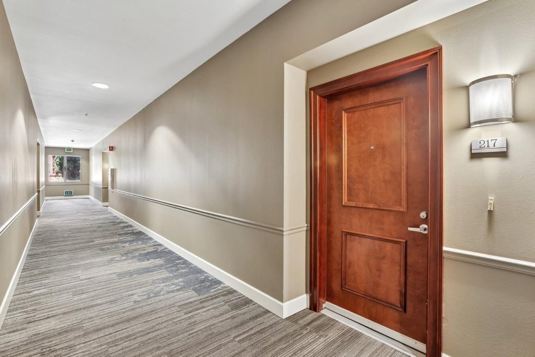 Condo in San Jose, California, United States 4 - 18132251