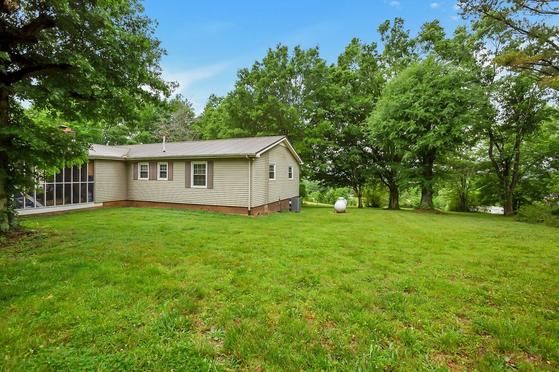 House in Cottontown, Tennessee, United States 3 - 18132222