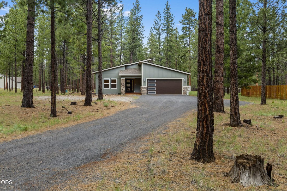 House in Sisters, Oregon, United States 1 - 18132034