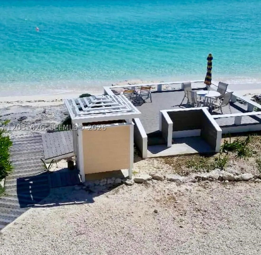 House in Miami, Florida, United States 3 - 18132948