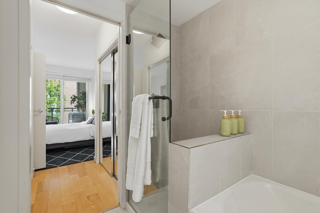 Condo in Vancouver, British Columbia, Canada 4 - 18133264
