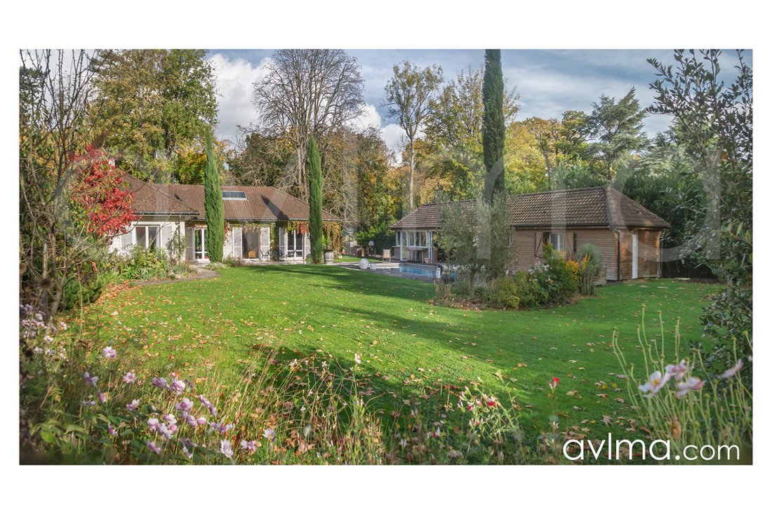 House in Forêt, Saint-Germain-en-Laye, France 1 - 18132505